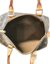 Load image into Gallery viewer, AUTHENTIC Louis Vuitton Speedy 30 Monogram PREOWNED (WBA591)