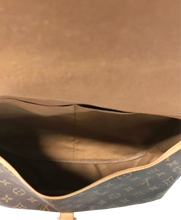 Load image into Gallery viewer, AUTHENTIC Louis Vuitton Saumur 35 Monogram Crossbody PREOWNED (WBA654)