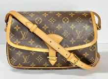 Load image into Gallery viewer, AUTHENTIC Louis Vuitton Sologne Monogram Crossbody PREOWNED (WBA344)