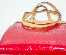 Load image into Gallery viewer, AUTHENTIC Louis Vuitton Brea PM Vernis Pomme D’Amour PREOWNED (WBA514)