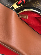 Load image into Gallery viewer, AUTHENTIC Louis Vuitton Tuileries Hobo Caramel PREOWNED (WBA835)
