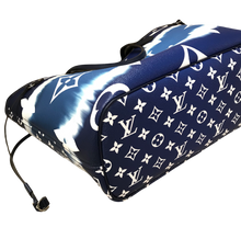 Load image into Gallery viewer, AUTHENTIC Louis Vuitton Neverfull Monogram Escale Blue MM PREOWNED (WBA707)