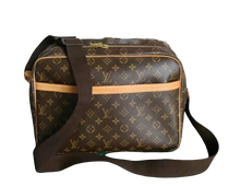 Load image into Gallery viewer, AUTHENTIC Louis Vuitton Reporter GM Monogram PREOWNED (WBA622)