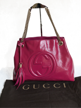 Load image into Gallery viewer, AUTHENTIC Gucci Soho Chain Medium Bougainvillea Bag PREOWNED (WBA1003)