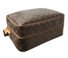 Load image into Gallery viewer, AUTHENTIC Louis Vuitton Reporter GM Monogram PREOWNED (WBA880)