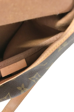 Load image into Gallery viewer, AUTHENTIC Louis Vuitton Saumur 35 Monogram Crossbody PREOWNED (WBA654)