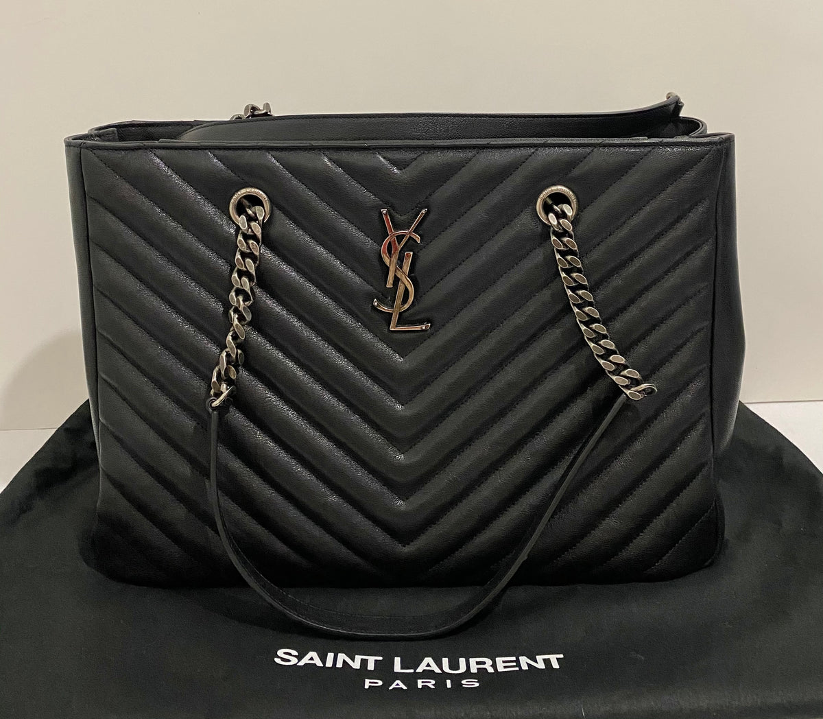 AUTHENTIC YSL Sheepskin Matelasse Chevron Bag Black PREOWNED