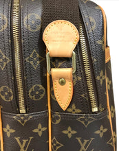 Load image into Gallery viewer, AUTHENTIC Louis Vuitton Reporter GM Monogram PREOWNED (WBA880)