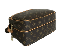 Load image into Gallery viewer, AUTHENTIC Louis Vuitton Reporter PM Monogram PREOWNED (WBA851)