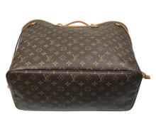 Load image into Gallery viewer, AUTHENTIC Louis Vuitton Neverfull Monogram GM PREOWNED (WBA727)