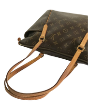 Load image into Gallery viewer, AUTHENTIC Louis Vuitton Totally PM Monogram PREOWNED (WBA859)