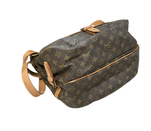 Load image into Gallery viewer, AUTHENTIC Louis Vuitton Saumur 35 Monogram Crossbody PREOWNED (WBA654)