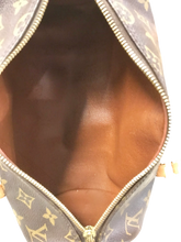 Load image into Gallery viewer, AUTHENTIC Louis Vuitton Papillon 26 Monogram PREOWNED (WBA811)