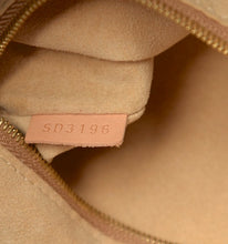 Load image into Gallery viewer, AUTHENTIC Louis Vuitton Artsy Monogram MM PREOWNED (WBA604)