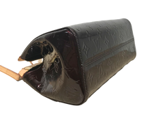 Load image into Gallery viewer, AUTHENTIC Louis Vuitton Brea Vernis Amarante PM PREOWNED (WBA816)