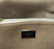 Load image into Gallery viewer, AUTHENTIC Louis Vuitton Flandrin Monogram Black PREOWNED (WBA844)
