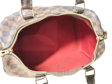 Load image into Gallery viewer, AUTHENTIC Louis Vuitton Speedy 30 Bandouliere Damier Ebene PREOWNED (WBA627)