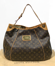Load image into Gallery viewer, AUTHENTIC Louis Vuitton Galliera GM Monogram PREOWNED (WBA786)