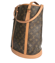 Load image into Gallery viewer, AUTHENTIC Louis Vuitton Bucket 27 Monogram PREOWNED (WBA706)