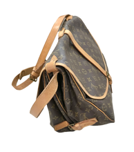 Load image into Gallery viewer, AUTHENTIC Louis Vuitton Saumur 35 Monogram Crossbody PREOWNED (WBA654)