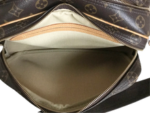 Load image into Gallery viewer, AUTHENTIC Louis Vuitton Reporter PM Monogram PREOWNED (WBA851)