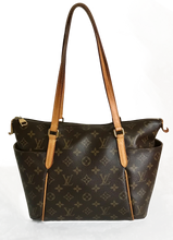 Load image into Gallery viewer, AUTHENTIC Louis Vuitton Totally PM Monogram PREOWNED (WBA859)