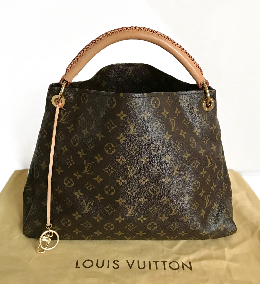 Louis Vuitton Artsy MM Oversized – Casstlo Bags