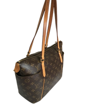 Load image into Gallery viewer, AUTHENTIC Louis Vuitton Totally PM Monogram PREOWNED (WBA859)