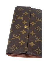 Load image into Gallery viewer, AUTHENTIC Louis Vuitton Sarah Wallet Monogram PREOWNED (WBA731)