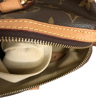 Load image into Gallery viewer, AUTHENTIC Louis Vuitton Retiro PM Monogram PREOWNED (WBA842)