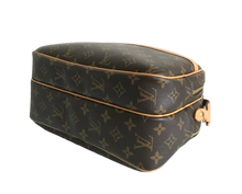 Load image into Gallery viewer, AUTHENTIC Louis Vuitton Reporter PM Monogram PREOWNED (WBA851)