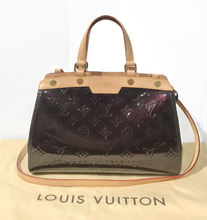 Load image into Gallery viewer, AUTHENTIC Louis Vuitton Brea Vernis Amarante PM PREOWNED (WBA816)
