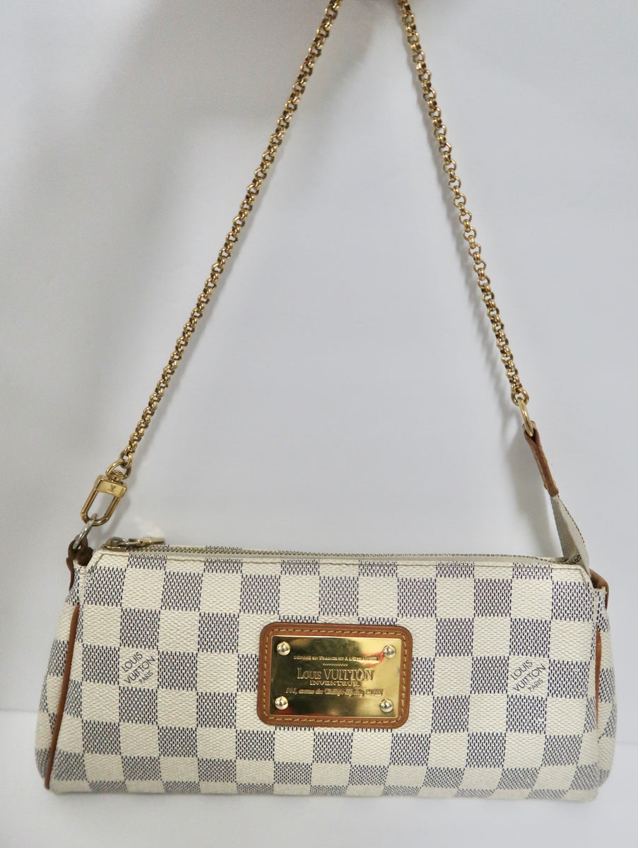 Louis Vuitton Clutch bags Beige Leather Cloth ref.63451 - Joli Closet