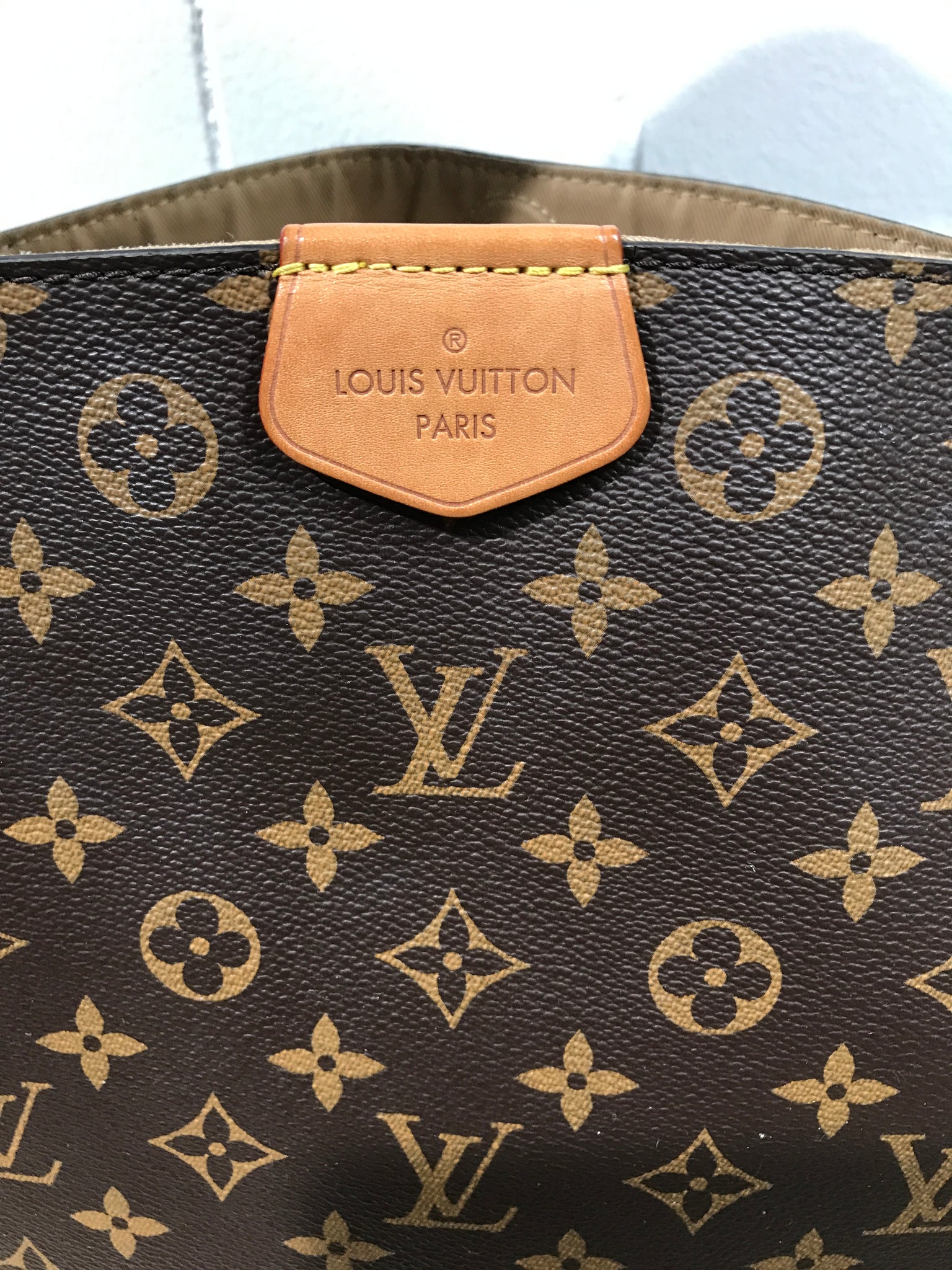 Graceful vinyl handbag Louis Vuitton Multicolour in Vinyl - 38822242