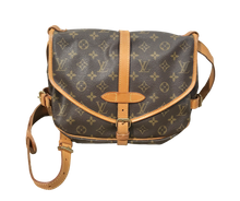 Load image into Gallery viewer, AUTHENTIC Louis Vuitton Saumur 30 Monogram Crossbody PREOWNED (WBA1086)
