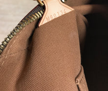 Load image into Gallery viewer, AUTHENTIC Louis Vuitton Tivoli Monogram GM PREOWNED (WBA1384)