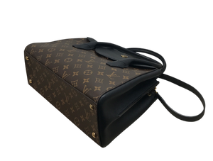 AUTHENTIC Louis Vuitton Florine Black Monogram PREOWNED (WBA1380)