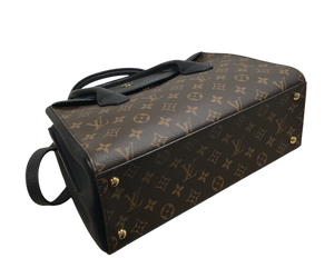 AUTHENTIC Louis Vuitton Florine Black Monogram PREOWNED (WBA1380)
