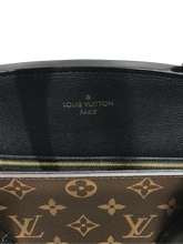 Load image into Gallery viewer, AUTHENTIC Louis Vuitton Florine Black Monogram PREOWNED (WBA1380)