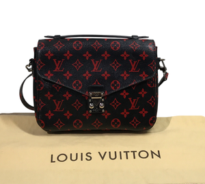 AUTHENTIC  Louis Vuitton Pochette Metis Infrarouge Monogram PREOWNED (WBA1356)