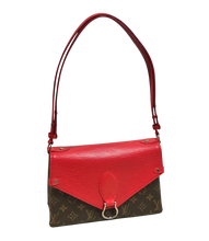 Load image into Gallery viewer, AUTHENTIC  Louis Vuitton Saint Michel Bag PREOWNED (WBA1468)