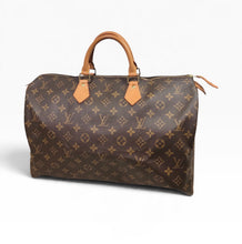 Load image into Gallery viewer, AUTHENTIC Louis Vuitton Speedy 40 Monogram PREOWNED (WBA1443)