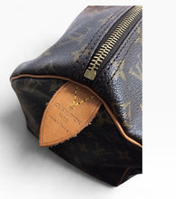 Load image into Gallery viewer, AUTHENTIC Louis Vuitton Speedy 40 Monogram PREOWNED (WBA1443)