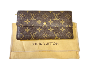 AUTHENTIC Louis Vuitton Sarah Wallet Monogram PREOWNED (WBA536)