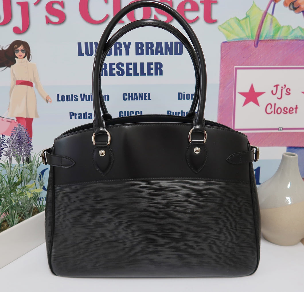 AUTHENTIC Louis Vuitton Passy GM PREOWNED (WBA171)