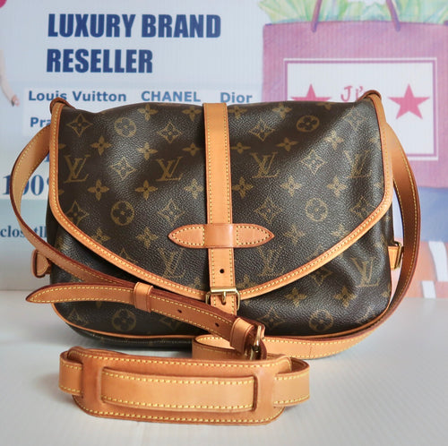 AUTHENTIC Louis Vuitton Saumur 30 Monogram Crossbody PREOWNED (WBA157)