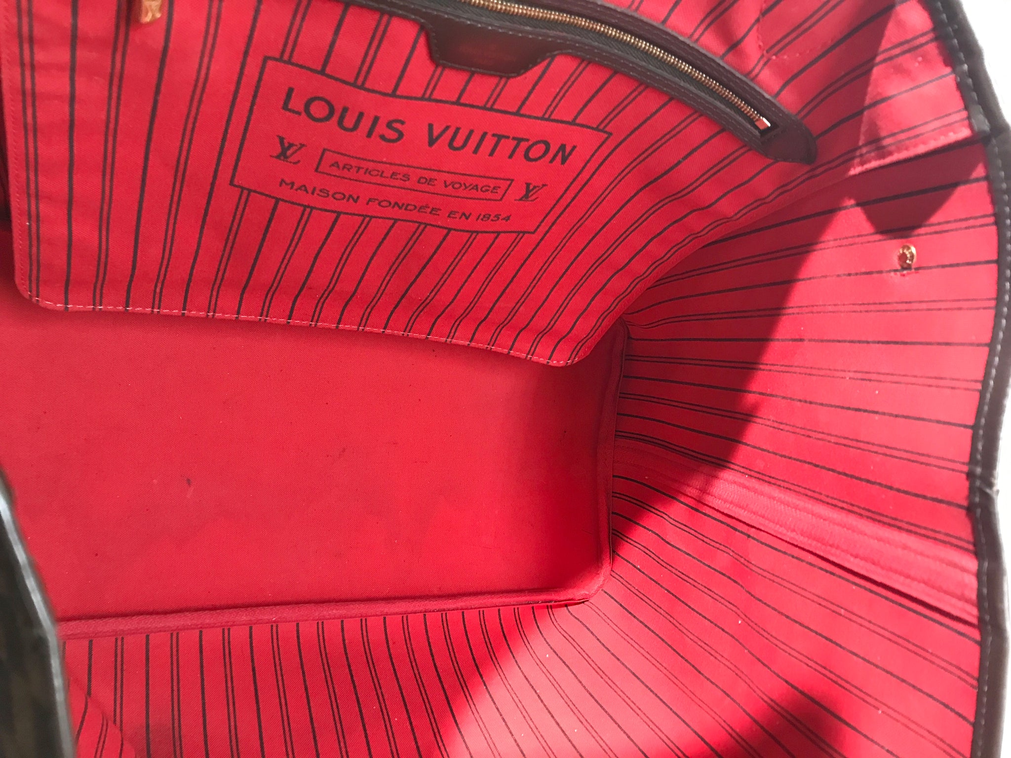 Louis Vuitton Neverfull MM & GM Comparison – Closet Connection Resale