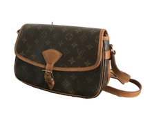 Load image into Gallery viewer, AUTHENTIC Louis Vuitton Sologne Monogram Crossbody PREOWNED (WBA874)