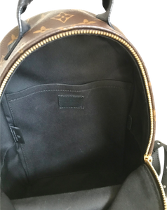 Palm Spring PM BackPack Classic Monogram GHW PM Size 22*29*10 cm Disclaimer  : Luxury authenticbag is not associated with the brand…