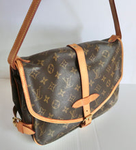 Load image into Gallery viewer, AUTHENTIC Louis Vuitton Saumur 30 Monogram Crossbody PREOWNED (WBA157)